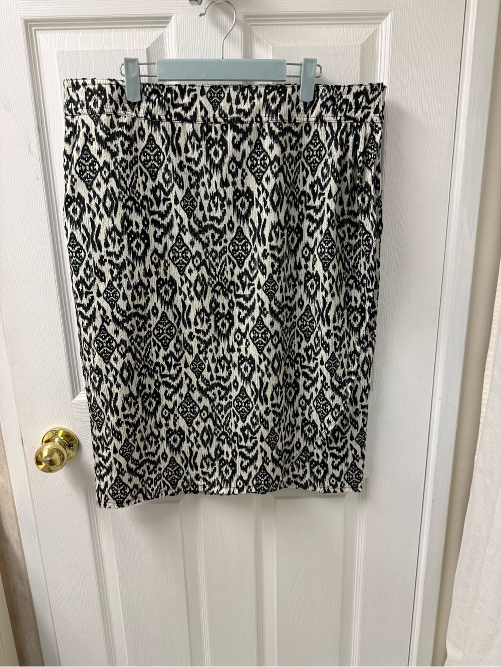 RipSkirt Hawaii Womens XL Length 3 Skirt Black White Ikat Geometric
